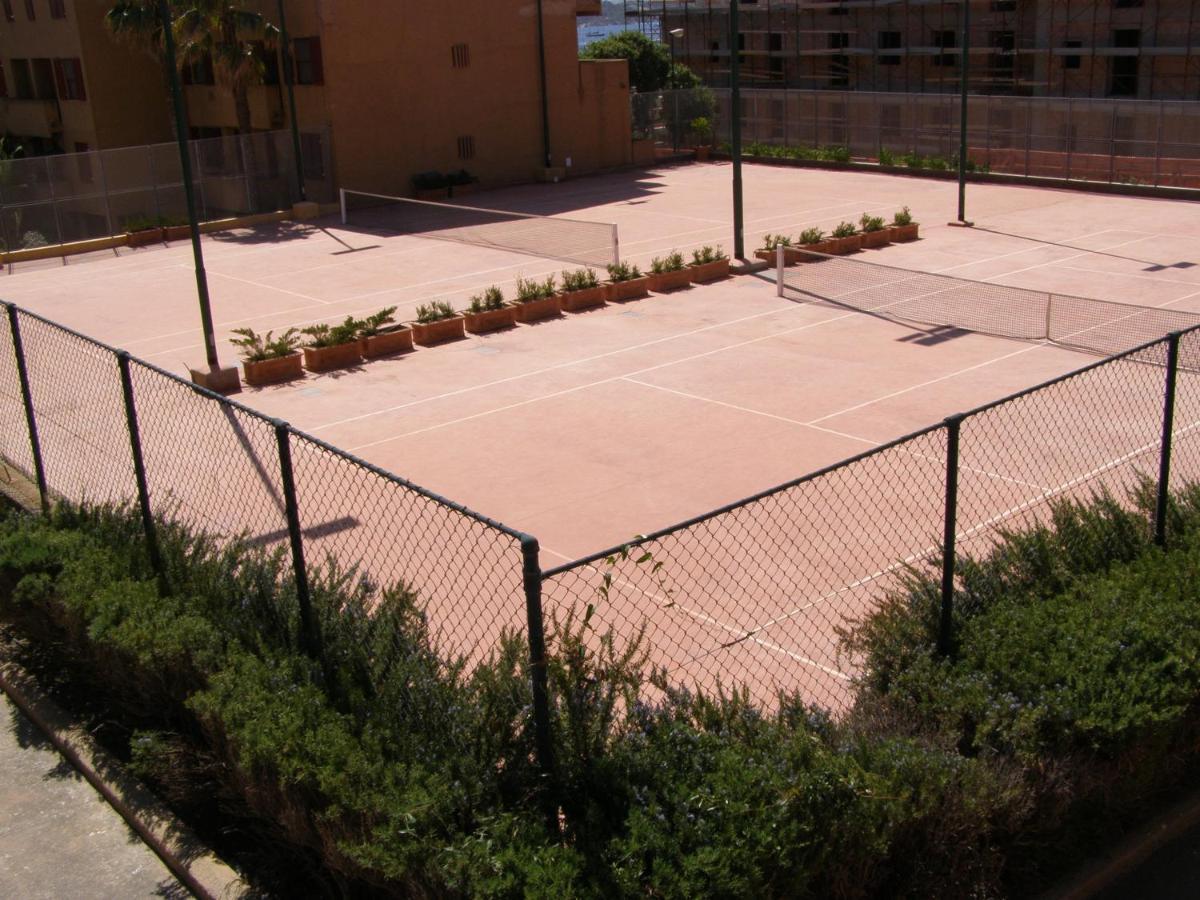 Le Nereidi Hotel & Residence Con Piscina-Tennis-Fitness-Parcheggio Coperto-Sala Conferenze La Maddalena  Exterior photo