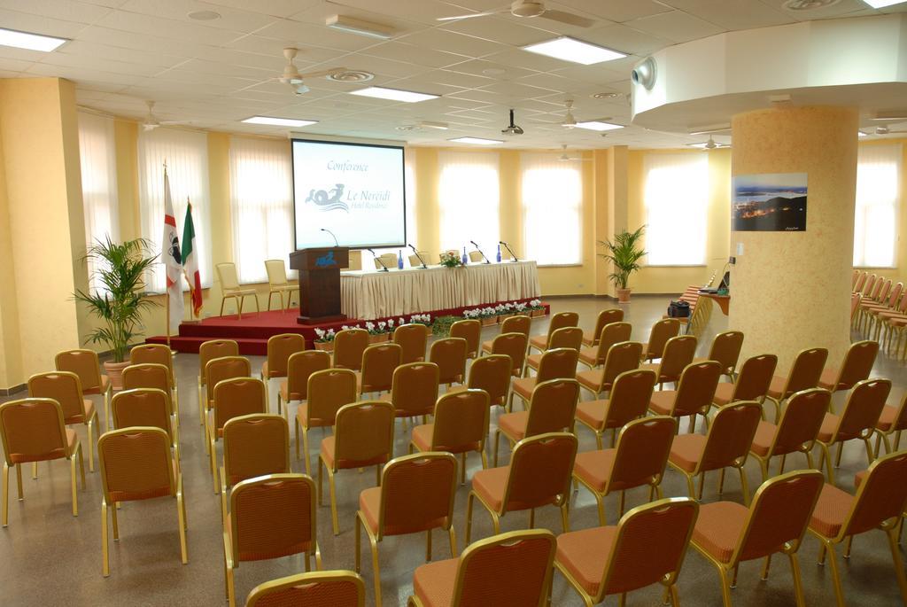 Le Nereidi Hotel & Residence Con Piscina-Tennis-Fitness-Parcheggio Coperto-Sala Conferenze La Maddalena  Exterior photo