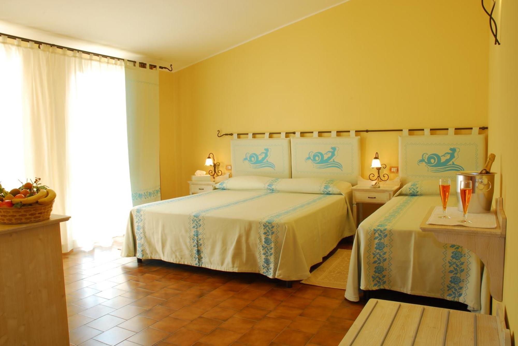 Le Nereidi Hotel & Residence Con Piscina-Tennis-Fitness-Parcheggio Coperto-Sala Conferenze La Maddalena  Room photo