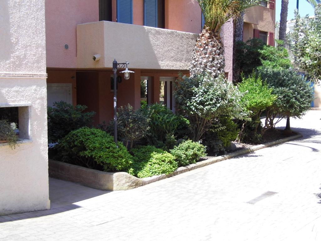 Le Nereidi Hotel & Residence Con Piscina-Tennis-Fitness-Parcheggio Coperto-Sala Conferenze La Maddalena  Exterior photo
