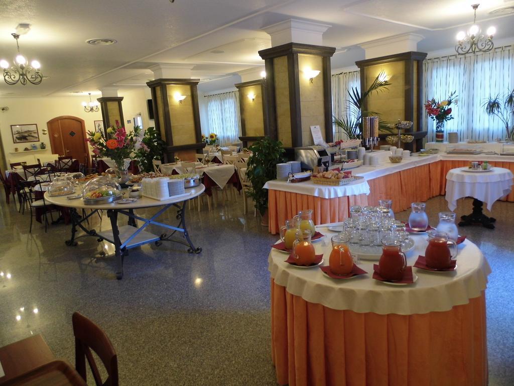 Le Nereidi Hotel & Residence Con Piscina-Tennis-Fitness-Parcheggio Coperto-Sala Conferenze La Maddalena  Exterior photo