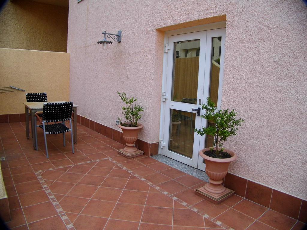 Le Nereidi Hotel & Residence Con Piscina-Tennis-Fitness-Parcheggio Coperto-Sala Conferenze La Maddalena  Exterior photo